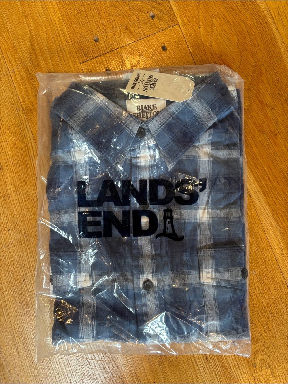 Lands' End Men's Navy and Light Blue Plaid Button-Down Shirt, NWT, L - Picture 1 of 3